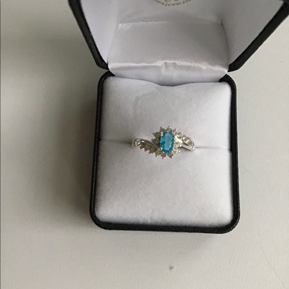 Beautiful ring! - Picture 2 of 4